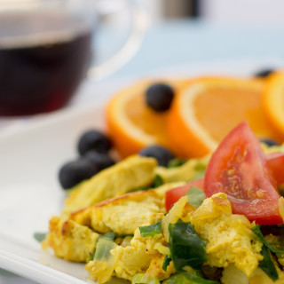 Tofu scramble - This is a delicious vegan breakfast recipe that is oh so easy! Use any vegetables you have on hand to make it your own. |infusedveggies.com