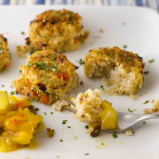 These vegan crab cakes are vegan, gluten free, healthy, baked and delicious. Baked or fried your family and friends will be amazed. veganglutenfreelife.com/vegan-crab-cakes